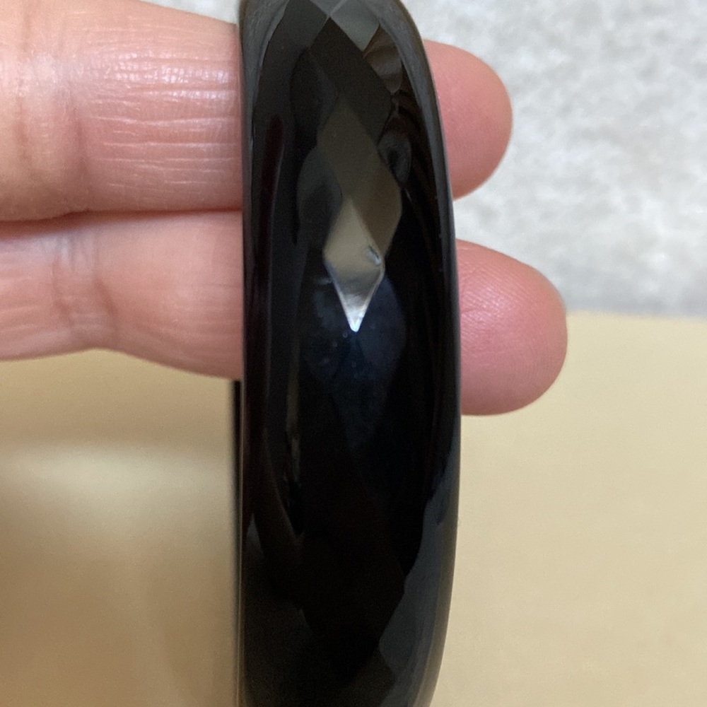black jade bangle - Picture 4 of 10